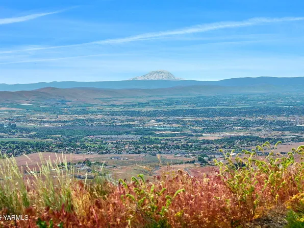 Nka Chuckar Dr, Yakima, WA 98901