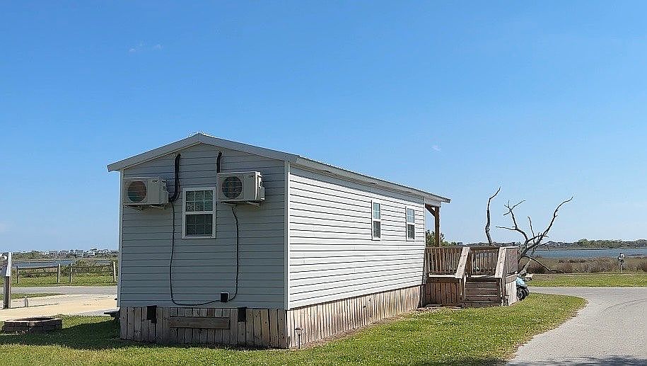 2nd image of 1161 Spot Ln