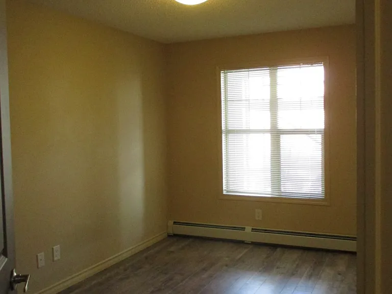 11453 Ellerslie Rd SW — Photo 7