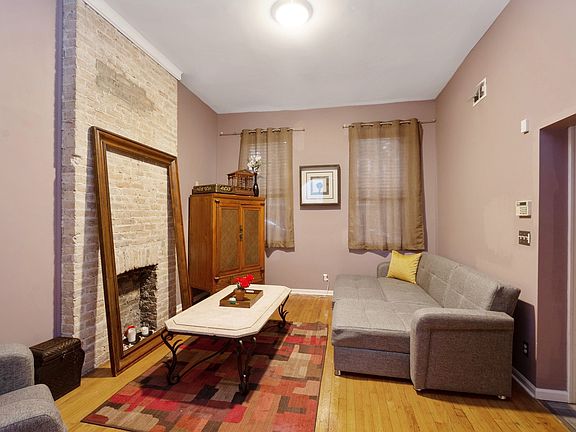 2nd image of 1337 N Wicker Park Ave