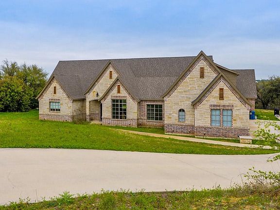 2nd image of 105 S Spanish Plum Ct