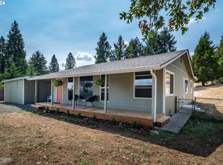 2318 NW Calkins Ave, Roseburg, OR 97471