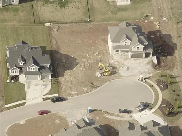 9318 W 169th Ter, Overland Park, KS 66085