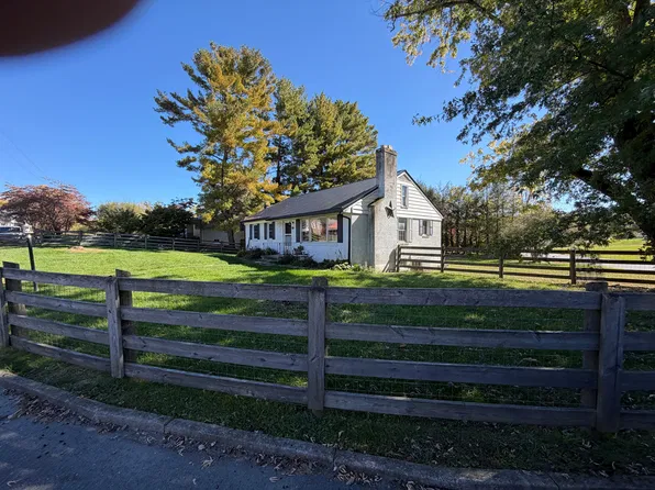 136 Hemlock St, Marion, VA 24354