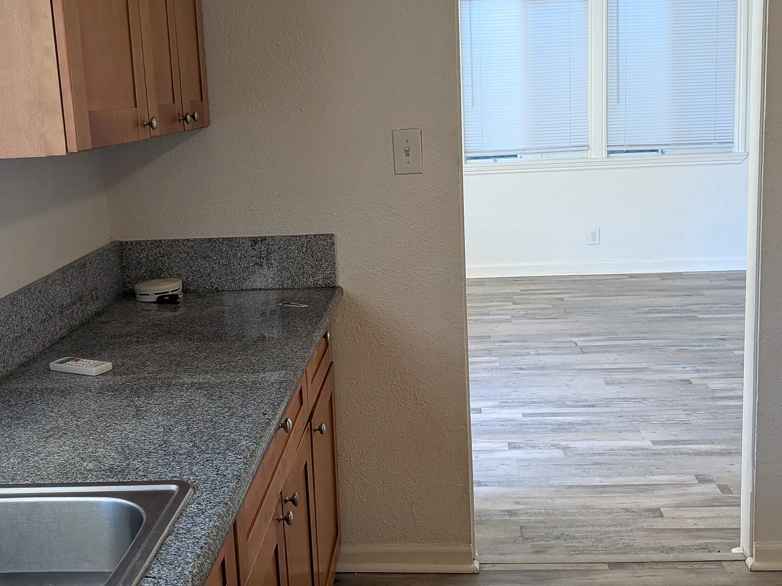 2 bed, 800 sqft, $1,629 — Photo 2