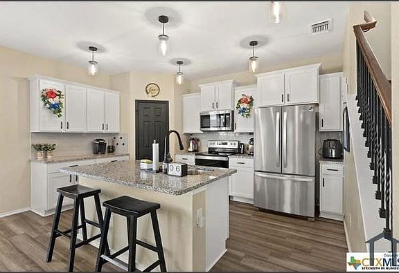 3rd image of 8702 Stonehollow Dr #1