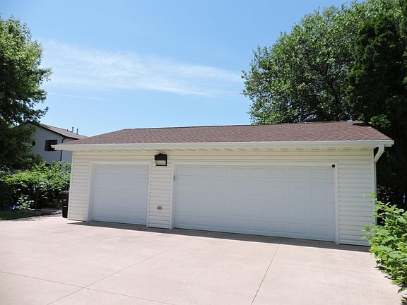 Woosh!  Big HEATED Garage!