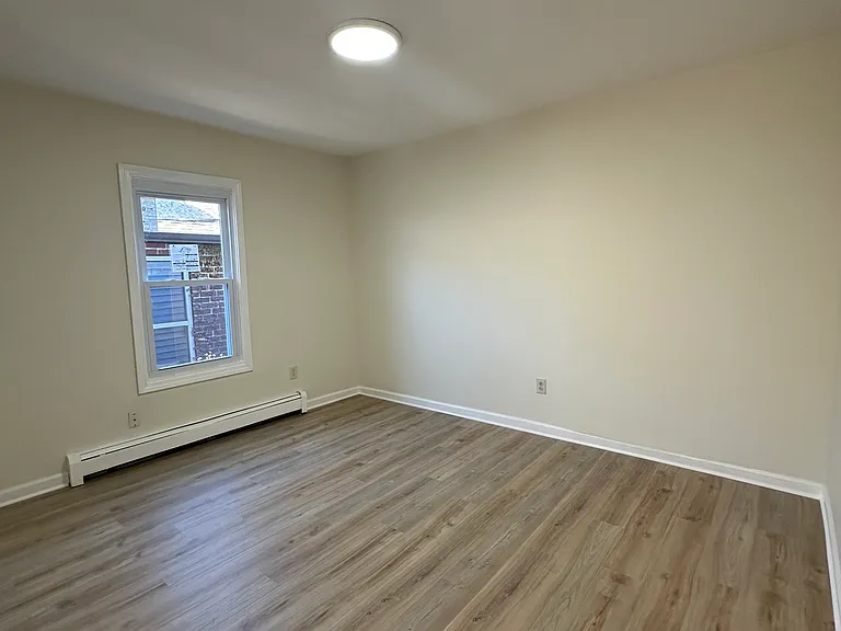 42 Jefferson Ave — Photo 5