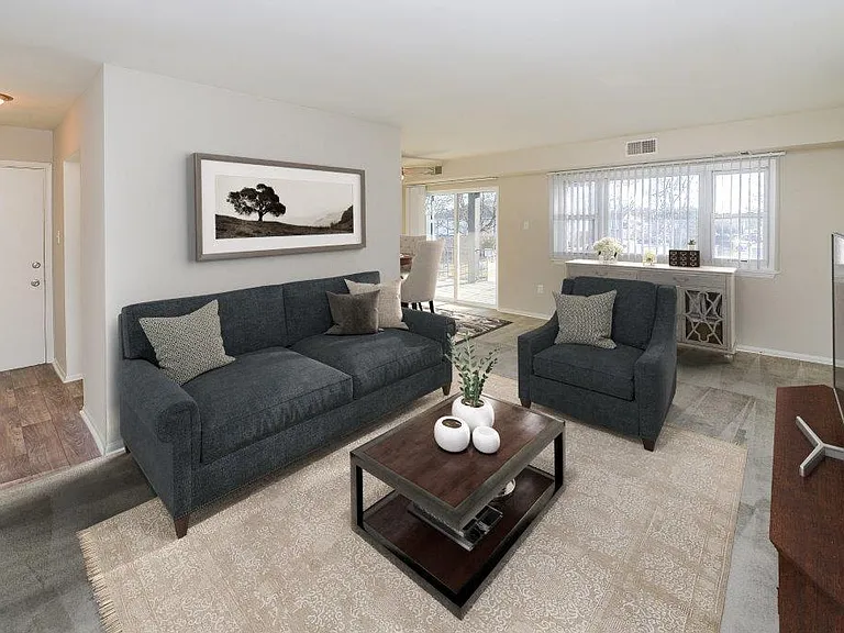 Kings Manor Apartment Homes — Photo 3