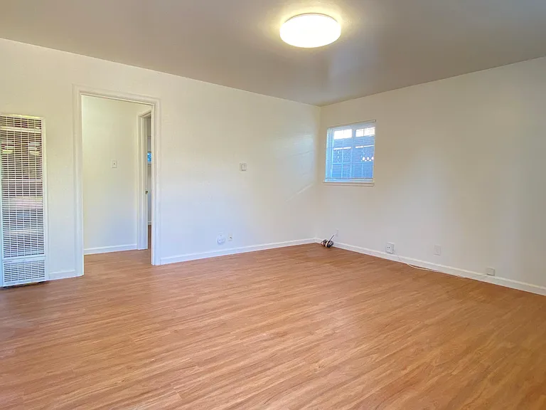 341 Higdon Ave — Photo 4