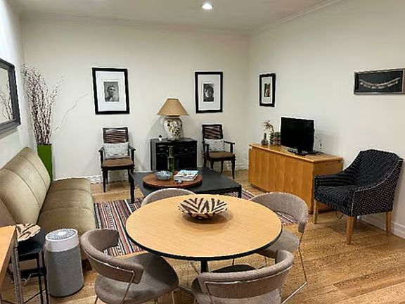5th image of 1052 S Crescent Heights Blvd #1052
