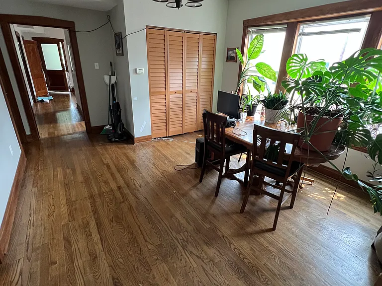 3419 N Hamlin Ave #2 — Photo 4