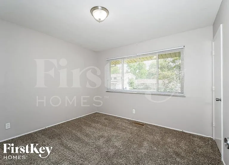 1335 Pepperhill Dr — Photo 12
