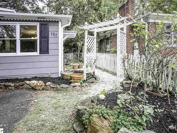 4th image of 121 Forestdale Dr