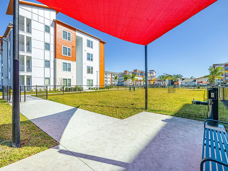 Madison Pointe Apartments — Photo 20
