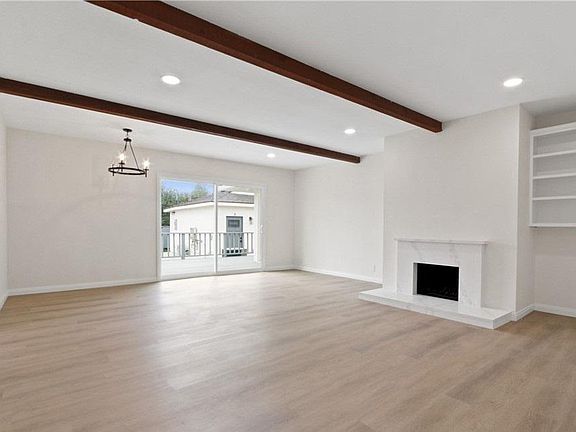 5th image of 2062 Stevely Ave