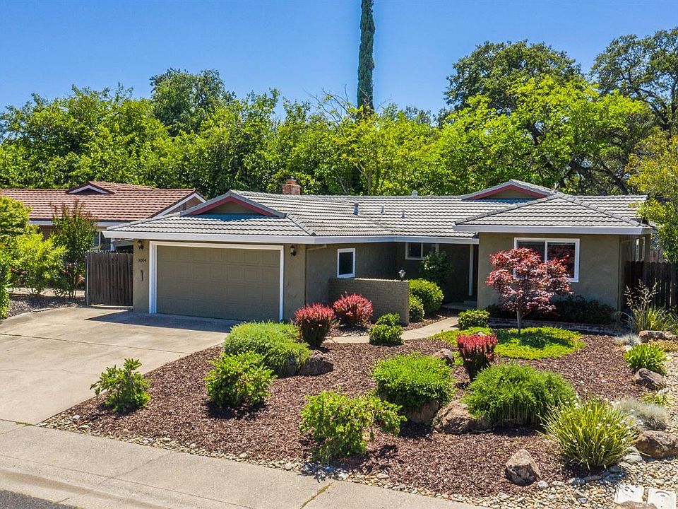 1st image of 1004 Charleston Cir