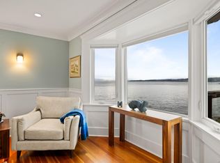 404 Constance Ave, Esquimalt, BC V9A 6N3