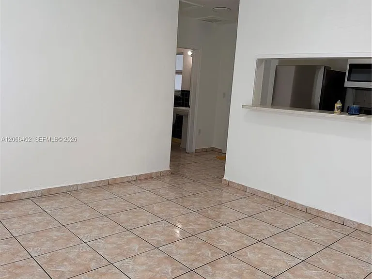 636 SW 8th Ave #636 — Photo 3