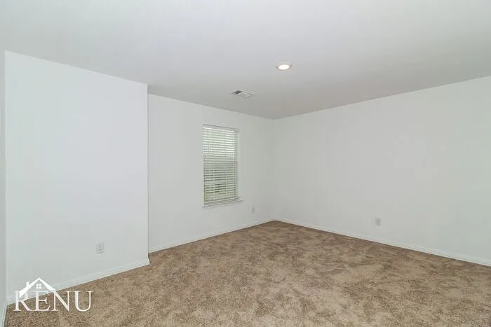 137 Fox Glen Trl — Photo 15