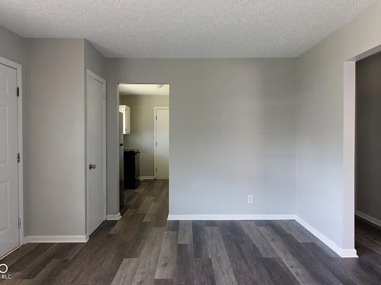 2517 Villa Ave — Photo 3