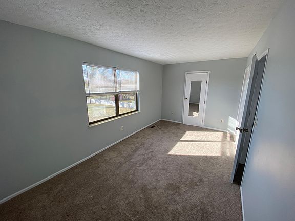 3rd image of 1847 Laramie Dr