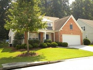 3rd image of 162 Churchcliff Dr
