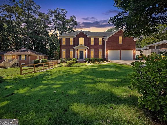 2nd image of 1886 Briarlake Cir
