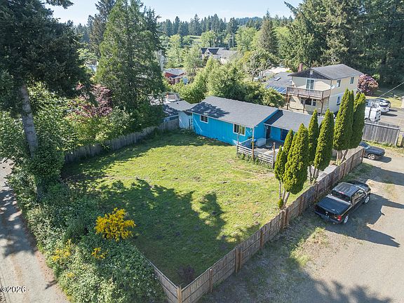 5th image of 5053 NE 50th St
