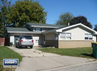 816 Horseshoe Dr, Joliet, IL 60435