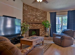 207 S Ridgeway Dr, Conroe, TX 77301