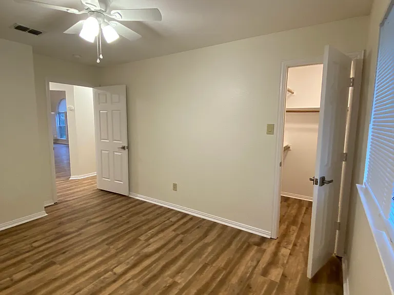 4644 Booth Dr — Photo 7