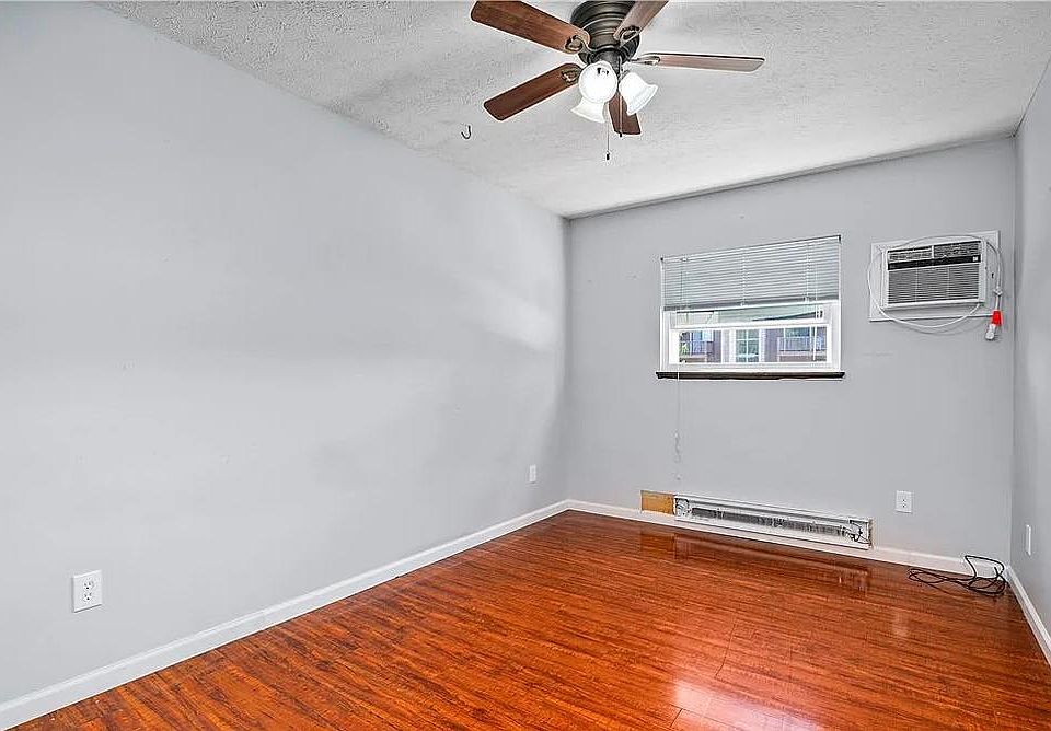 1st image of 102 Potomac Dr #2