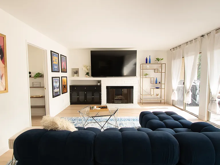 5245 Coldwater Canyon Ave #C — Photo 6