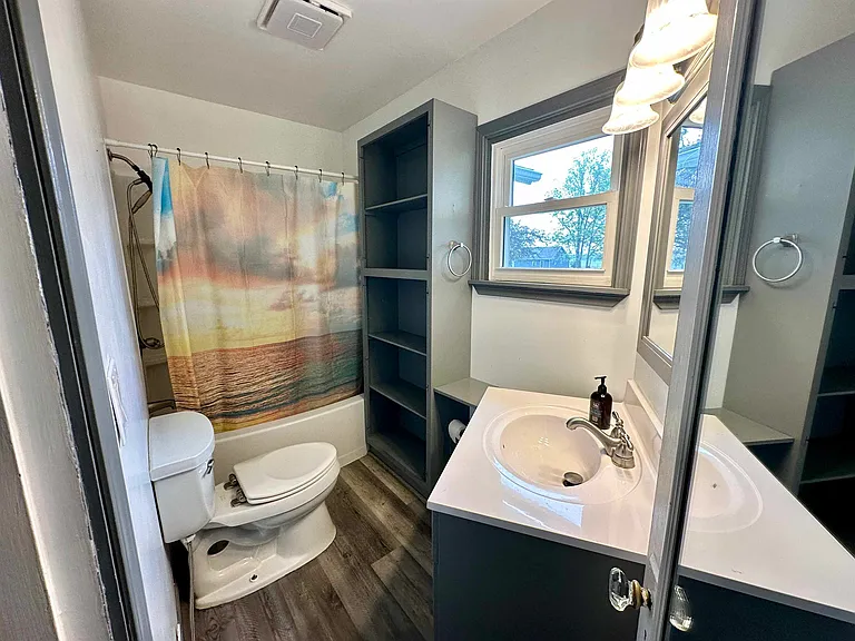 1034 Evanston Dr — Photo 8