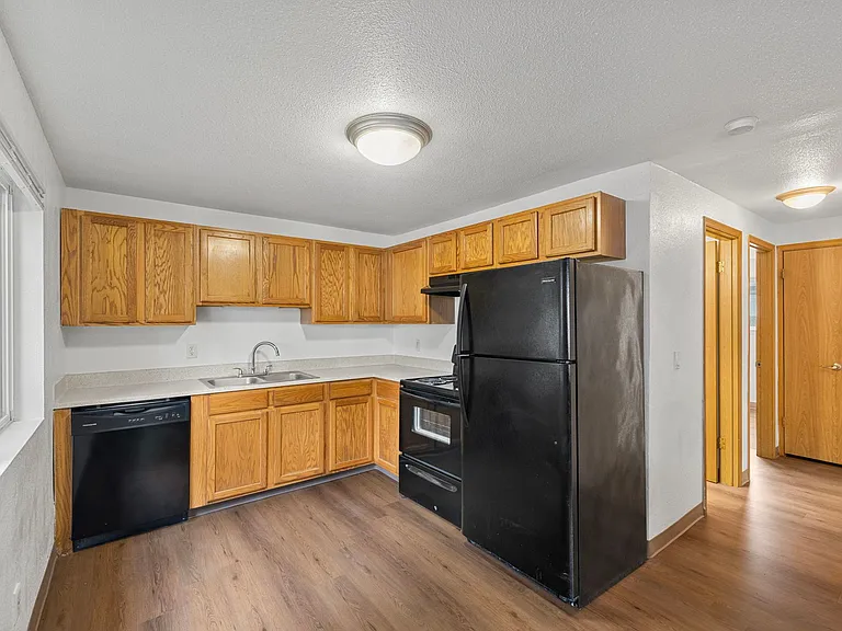 Manhattan Apartments - Normandy Park — Photo 13