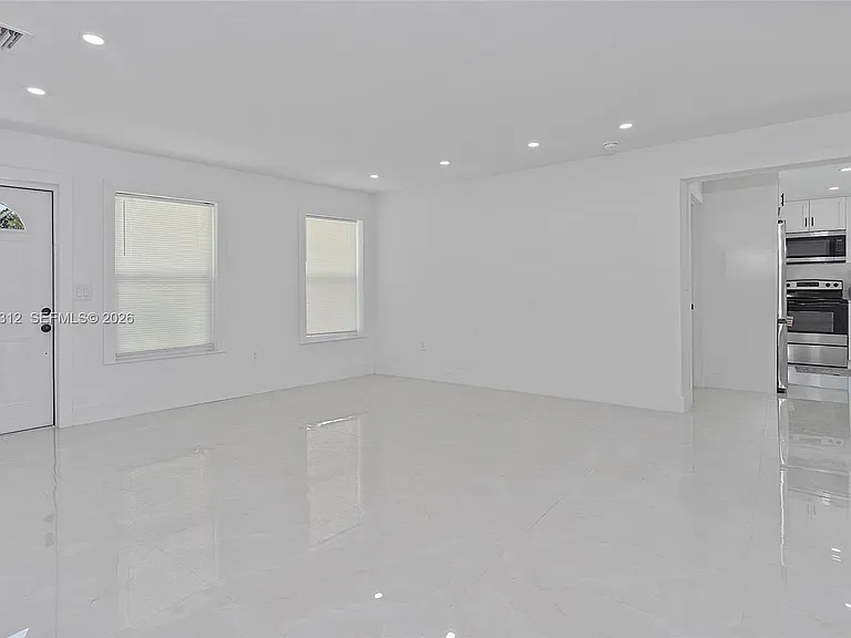 1473 NE 30th Ct — Photo 21