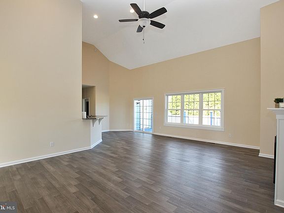 5th image of 4460 Mayflower Dr
