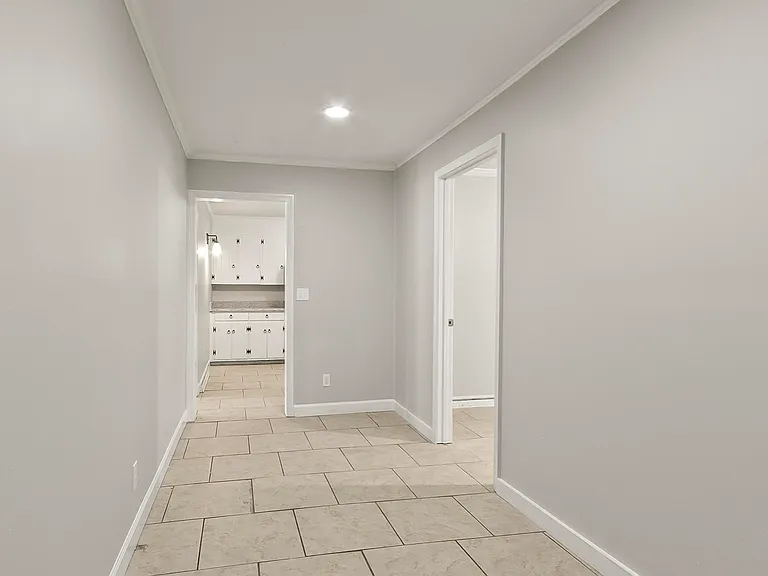243 Cedar Crst — Photo 16
