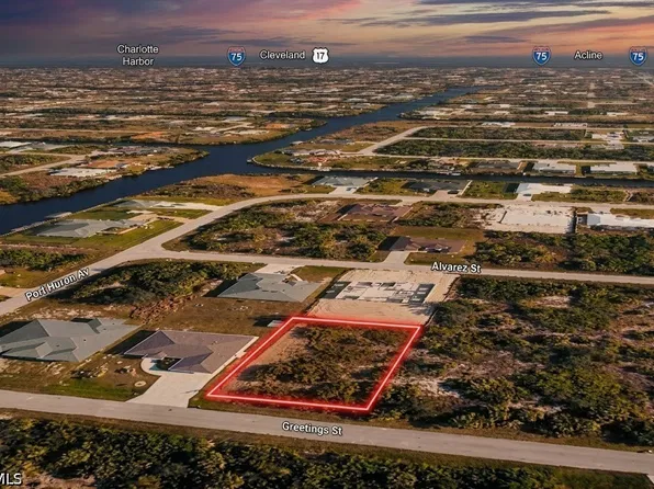 10022 Greetings St, Port Charlotte, FL 33981
