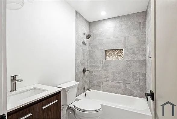 5814 Chestnut St — Photo 2