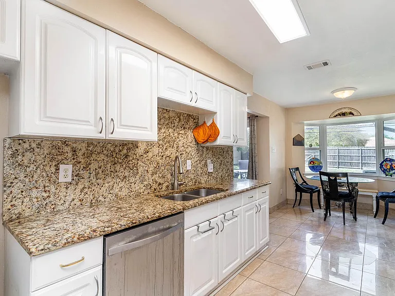 6207 Linden Ln — Photo 9