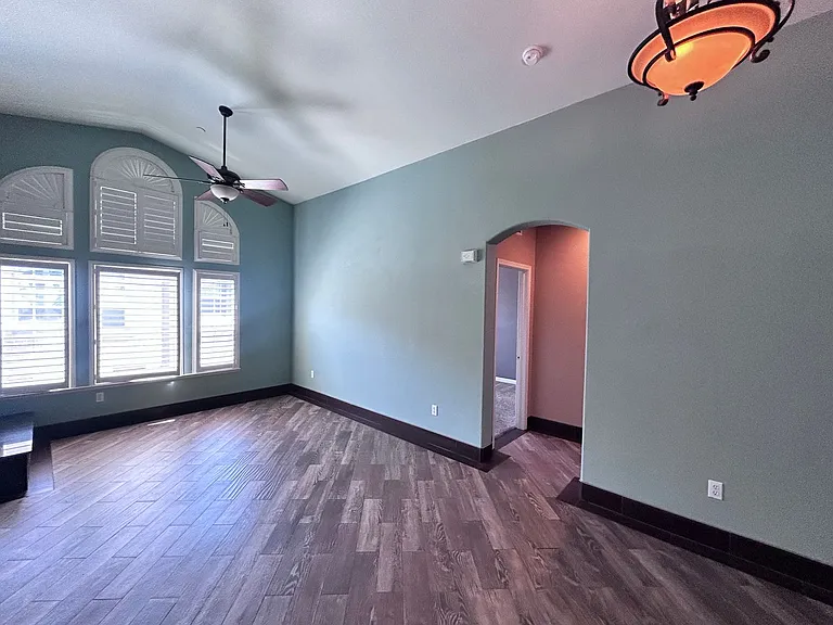 201 Ferry Cir — Photo 7