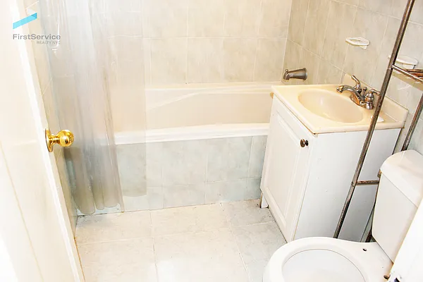 Sold by FirstService Realty (legacy) | media 9