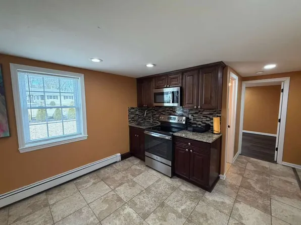 (undisclosed Address), Shirley, NY 11967