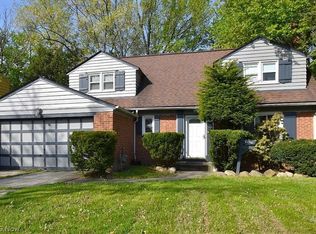 2370 N Taylor Rd, Cleveland Heights, OH 44112