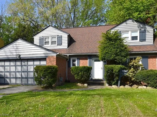 2370 N Taylor Rd, Cleveland Heights, OH 44112