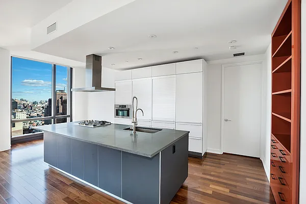 Sold by LG Fairmont Group | media 13