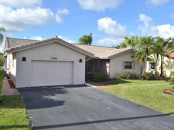 2nd image of 10413 NW 70th Ct
