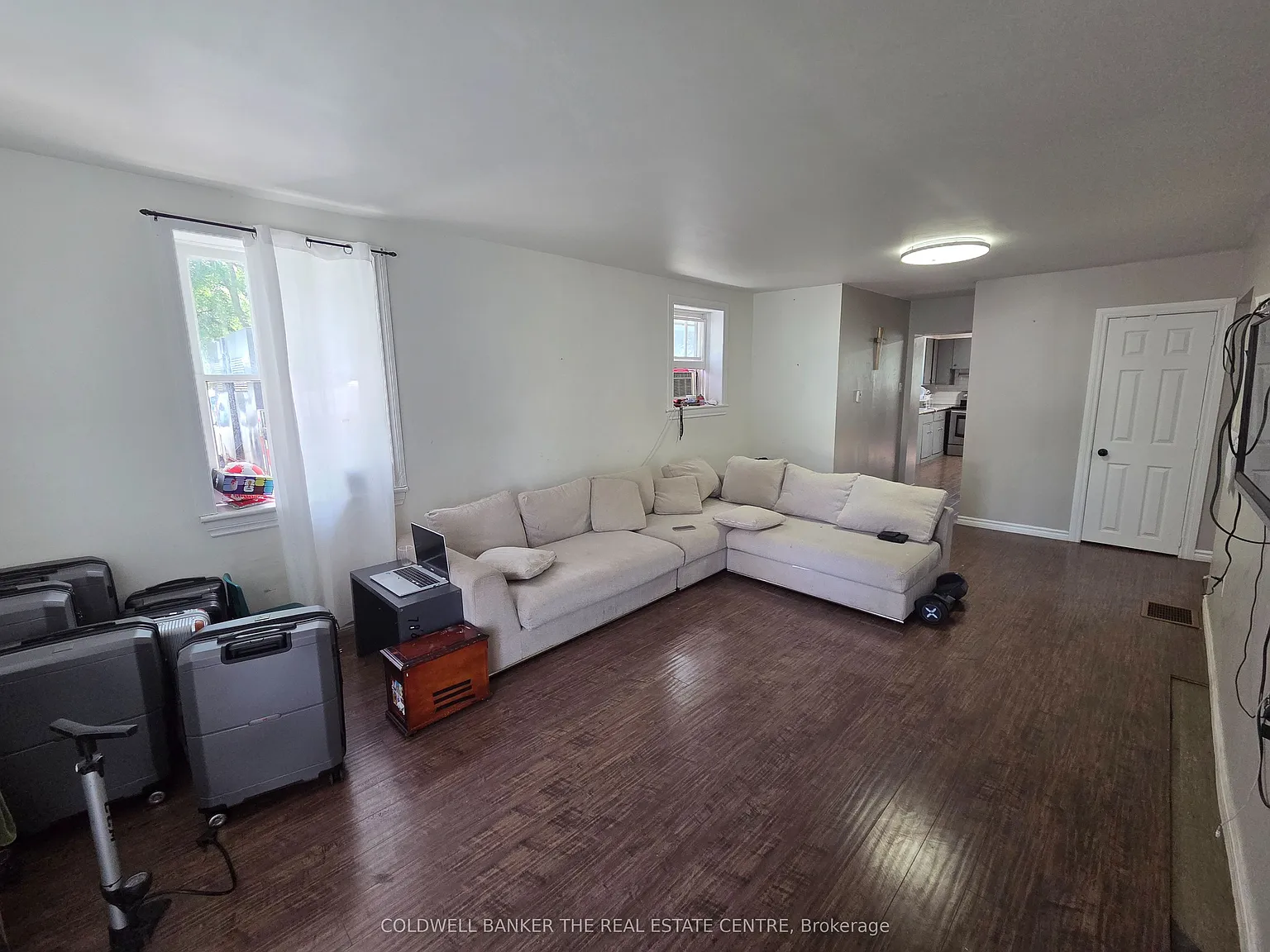 3 bed, $2,200 — Photo 4